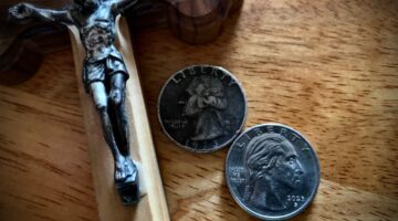 Why Doesn’t Washington Face “IN GOD WE TRUST” On New Quarters?
