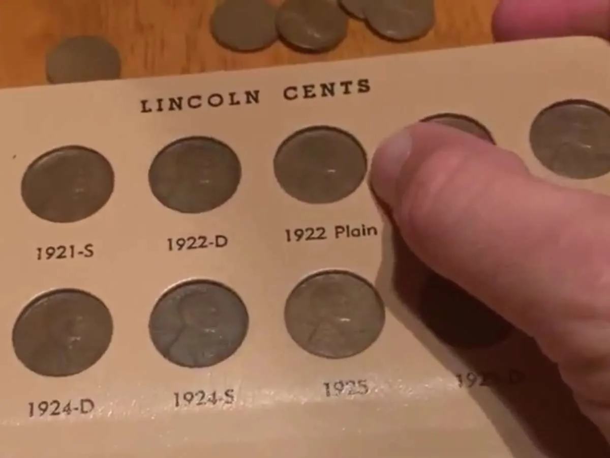 Why is there a hole for the 1922 plain penny (error coin) in Lincoln cent albums? Most collectors can't afford to fill that space. Here is a collector's suggestion!