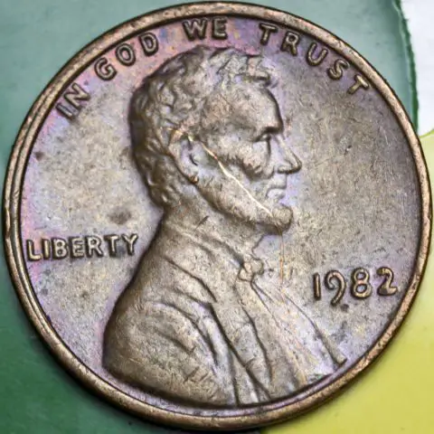If you have a 1982 penny, it could be either a copper penny or a zinc penny. The U.S. Mint made the 1982 penny in both copper and zinc varieties.