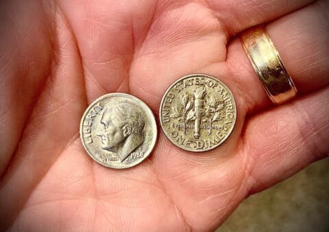 If you look closely, you can see that there is a "P" mintmark on this 1988 dime. See which mintmarks add value on 1988 dimes and what those mintmarks mean. photo by Joshua at TheFunTimesGuide.com If you look closely, you can see that there is a "P" mintmark on this 1988 dime. See which mintmarks add value on 1988 dimes and what those mintmarks mean.