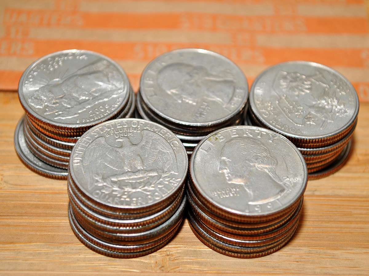 In this article you will find a list of all 17 U.S. Quarter design variations. Plus, the 5 main "types" of quarters people collect.