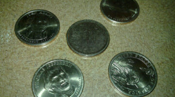 I got ripped off. Blank dollar coin.