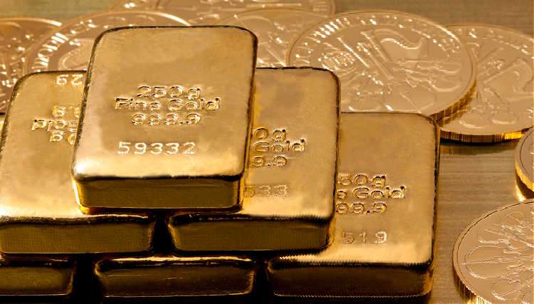 In 1933, President Franklin D. Roosevelt banned private ownership of gold bullion, gold certificates, and most gold coins! In 1933, President Franklin D. Roosevelt banned private ownership of gold bullion, gold certificates, and most gold coins!