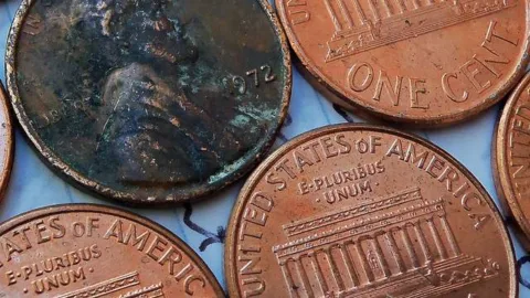 Pre-1982 Lincoln Memorial pennies are old coins that contain copper. They can still be found in pocket change today.