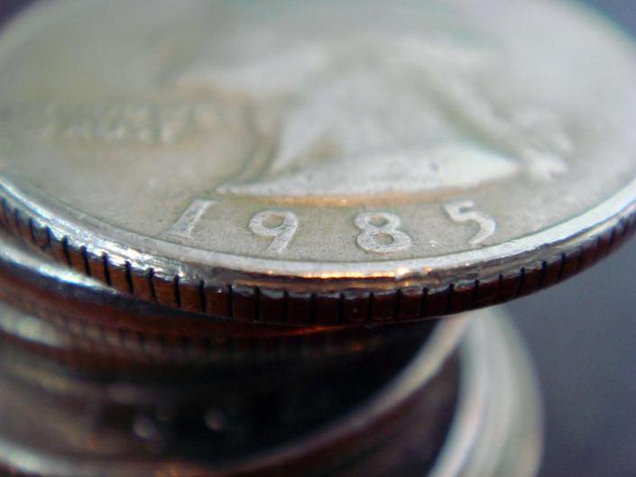 Have a quarter without ridges? Some quarters with smooth ridges are error coins, while others are simply damaged coins. Here's how to tell the difference.