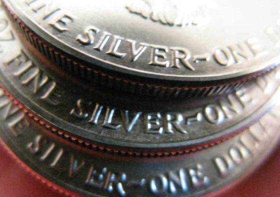 U.S. silver one dollar coins. photo by frankieleon on Flickr U.S. silver one dollar coins.