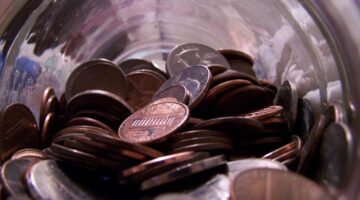 When was the last time you went through all the loose coins in your spare coins jar??? photo by mitzabot_goes_boom on Flickr When was the last time you went through all the loose coins in your spare coins jar??? Start here!